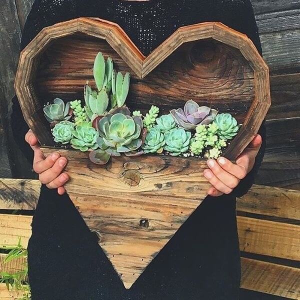 Corazón de madera para poner plantas