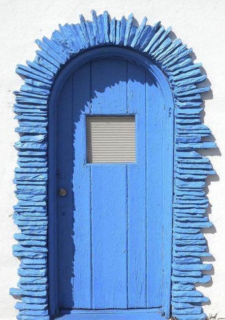 Puerta de color azul